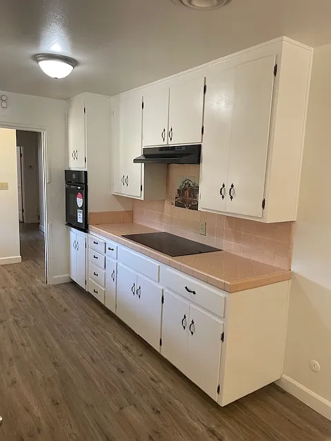 3 bed, 1286 sqft, $2,200 — Photo 3