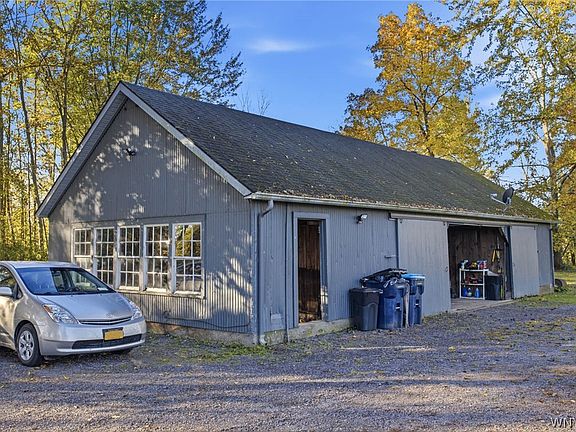 4th image of 6240 Albion Rd