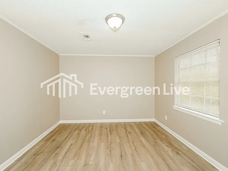 5021 Oak Leaf Cir — Photo 12