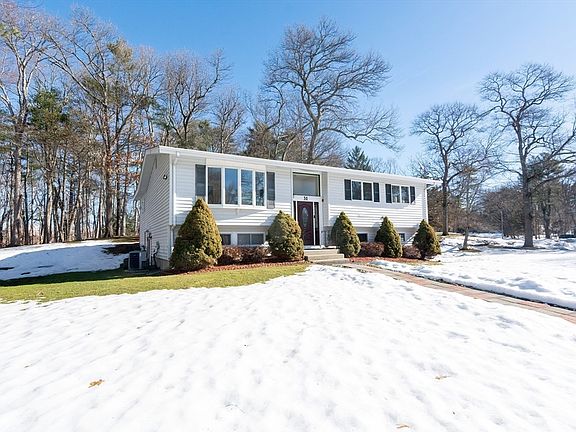 2nd image of 31 Spring Ln