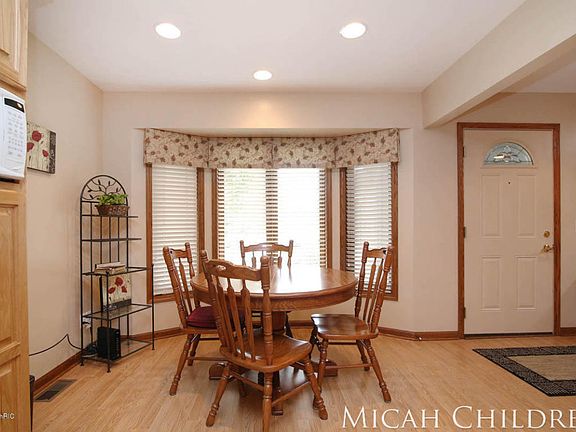 4th image of 3214 Calvin Ct SW #9