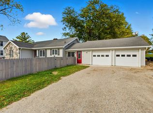 9128 Austin Rd, Saline, MI 48176