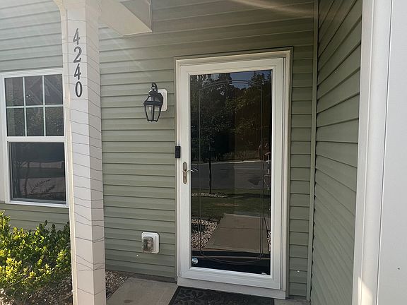 2nd image of 4240 Stockbrook Dr