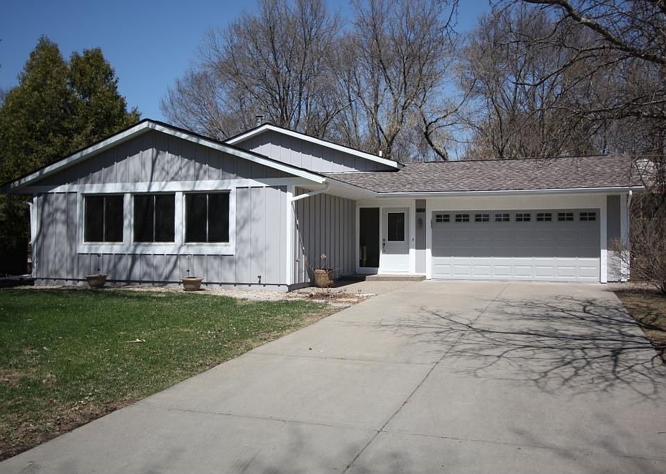 2nd image of 8725 Leeward Cir