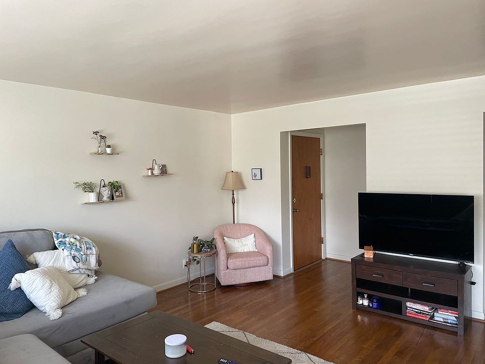 1st image of 2865 Erie Ave #8