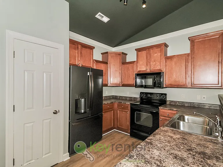 5006 Carleton Dr #135 — Photo 8