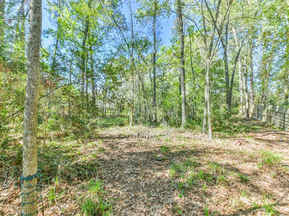 1811 Black Bear Dr, Crosby, TX 77532