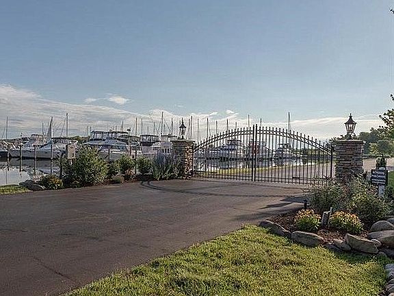 4th image of 508 Narrows Pointe Dr