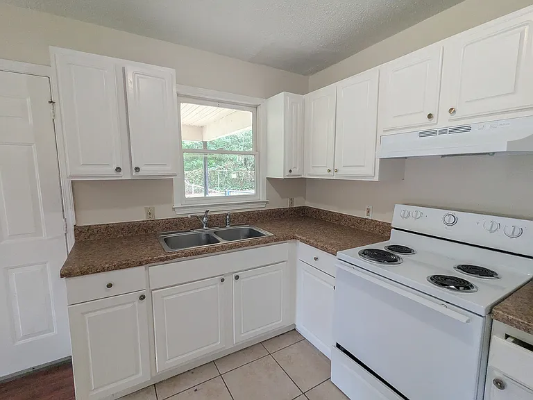 3604 Bolfair Dr NW — Photo 8