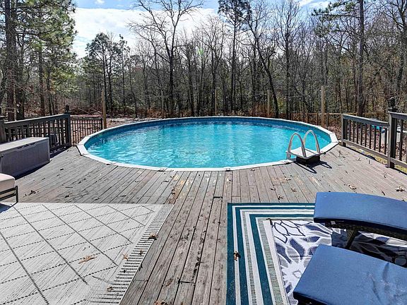 5th image of 300 Charm Hill Rd