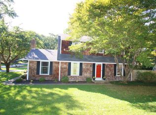 1 Oak Leaf Ln, Pittsford, NY 14534