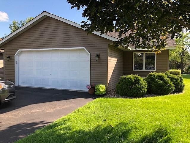 1st image of 3524 Douglas Dr