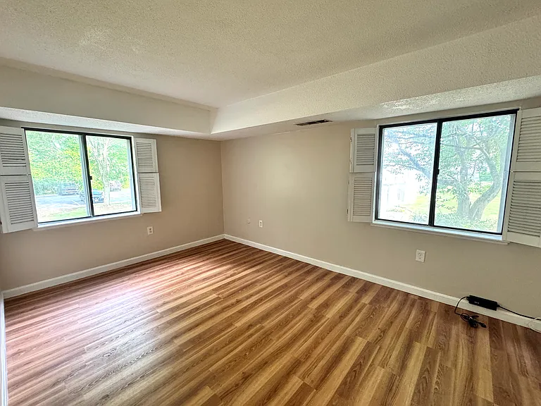 7 Village Rock Ln #3 — Photo 8