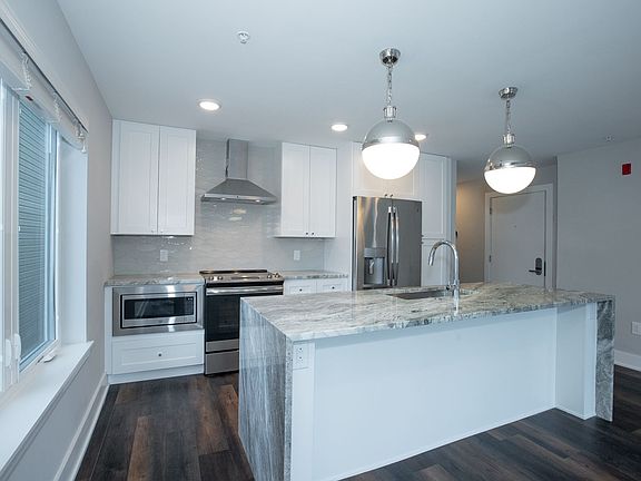 4th image of 817 N 20th St APT 10