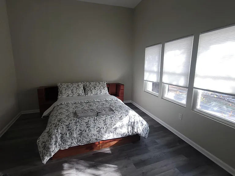 1221 E Lincoln Ave #A — Photo 7