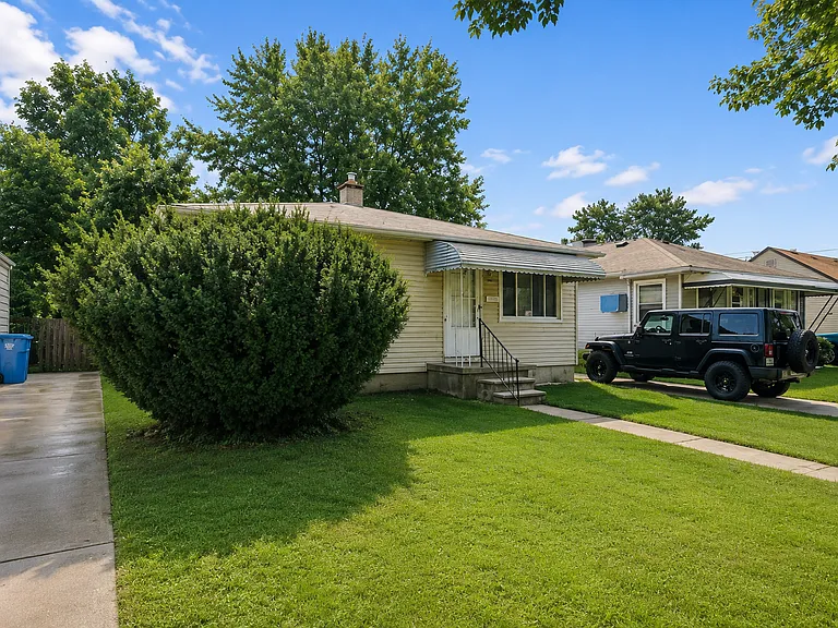 4193 Detroit St — Photo 1