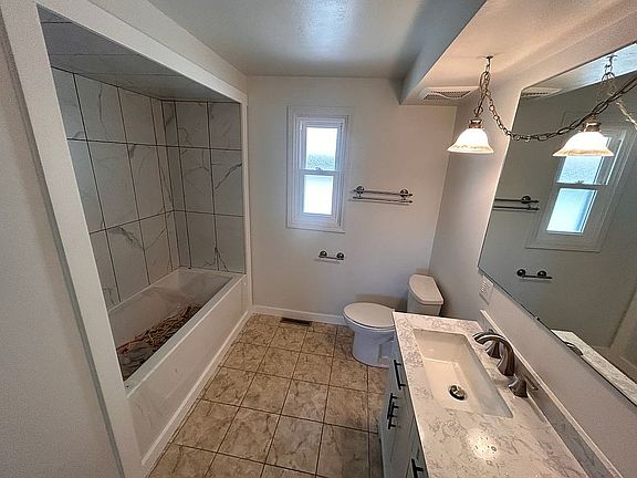 3rd image of 12215 Verlin Dr NE