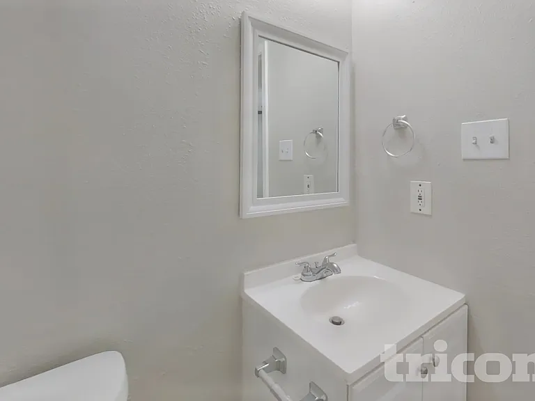 16126 Barbarossa Dr — Photo 9