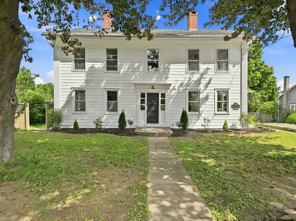 106 Main St, Blandford, MA 01008