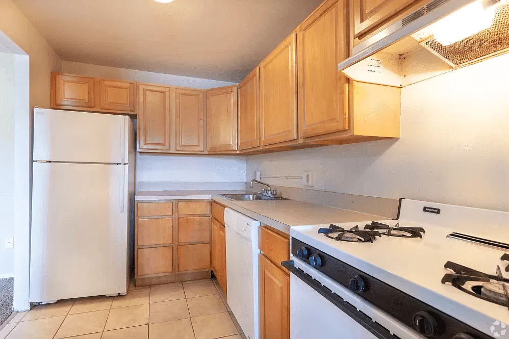 Columbus Park Apartments — Photo 3