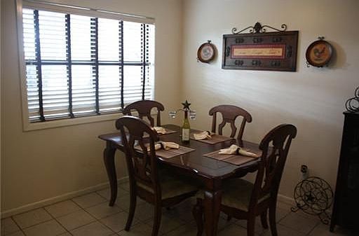 3rd image of 4513 Kingsdale Dr