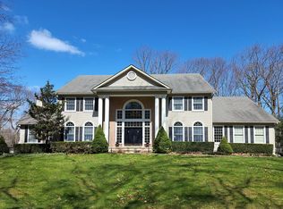 60 Dana Ct, Manalapan, NJ 07726