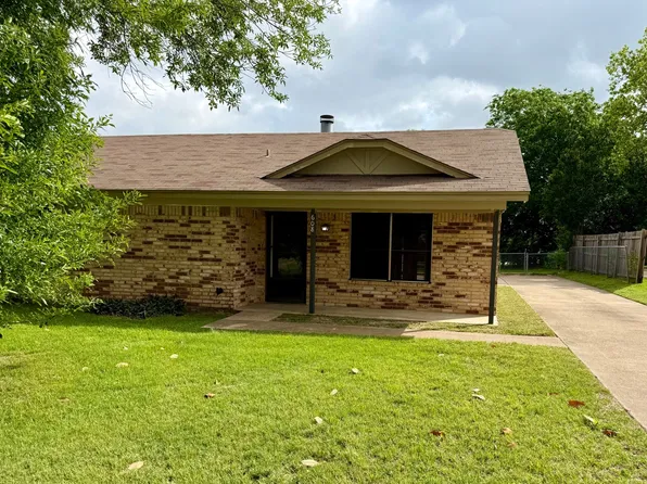 608 Karen St, Hewitt, TX 76643