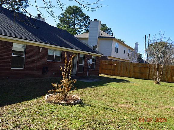 3rd image of 18158 Holly Green Dr