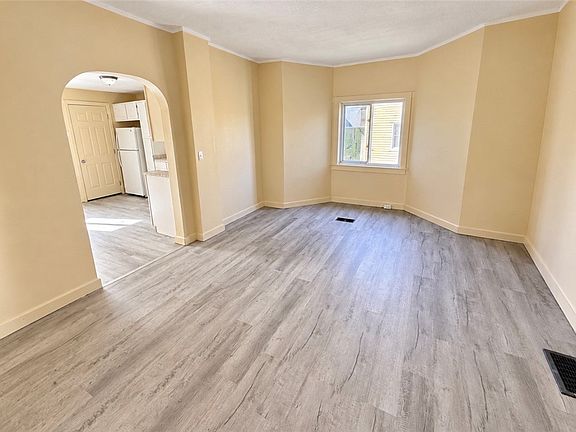 5th image of 716 E Long Ave