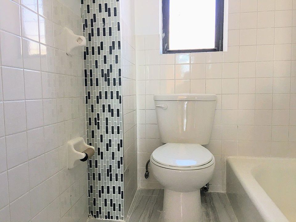2nd image of 2605 Marion Ave APT 1C