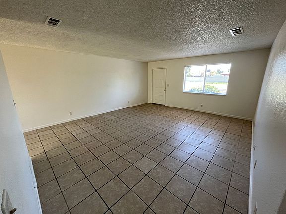 2nd image of 885 E Putnam Ave APT 18