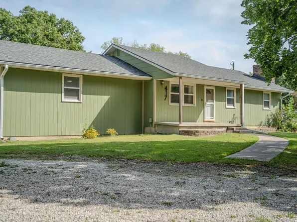 417 W 11th St, Ottawa, KS 66067