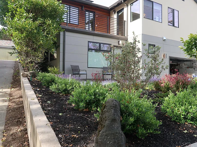 Sea View Ave — Photo 1