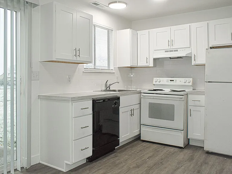 Tahoma Park Apartments — Photo 15