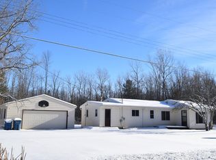 7114 Perrine Rd, Midland, MI 48642