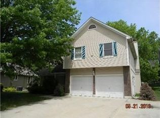 433 NW Chateau Dr, Blue Springs, MO 64014
