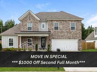 4397 McSwain Dr, Horn Lake, MS 38637