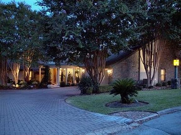 3rd image of 101 Bay Point Dr