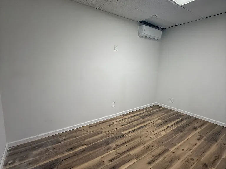 2321 Arctic Ave #1 — Photo 3