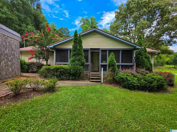 1938 M A Lee Dr, Moody, AL 35004
