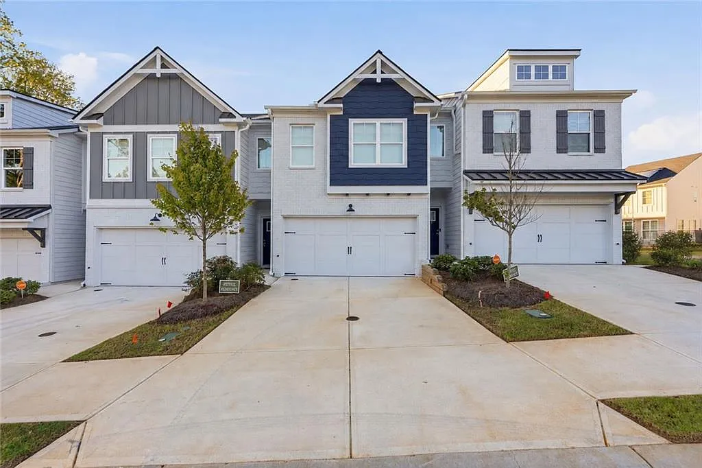 3 bed, 2.5 bath, 1808 sqft, $2,200 — Photo 1