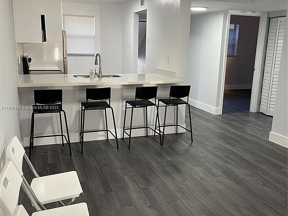 5th image of 9830 Nob Hill Ln #9830