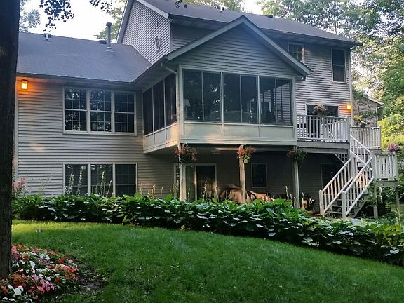 2nd image of 2435 McIntosh Ave NE