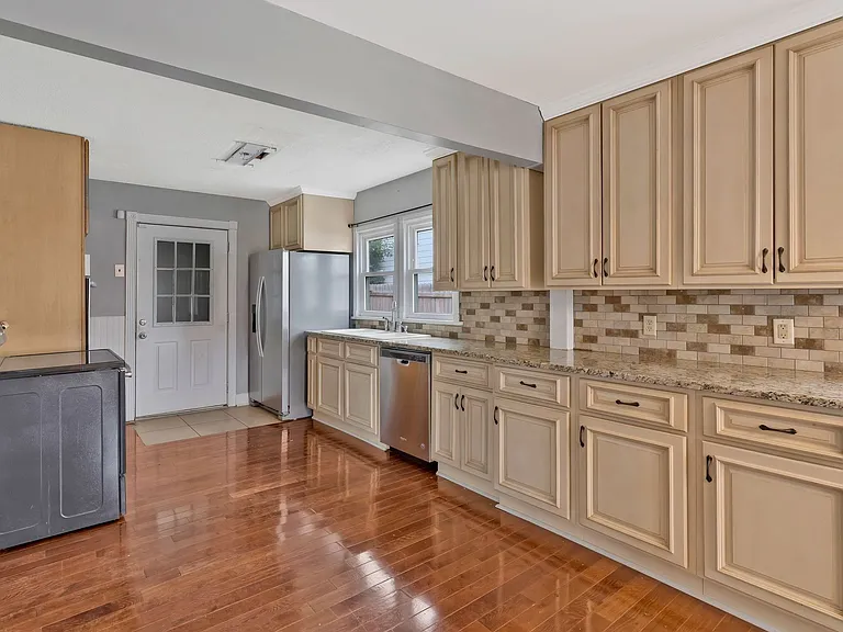 5206 Georgia Ave — Photo 8