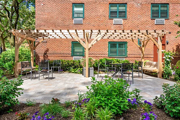 Sold by Compass | media 1