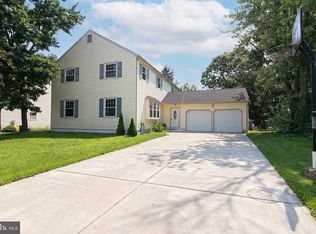 50 Lakeview Dr, Cherry Hill, NJ 08003
