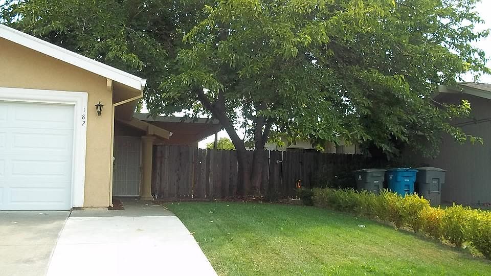 1st image of 182 Woodbury Cir