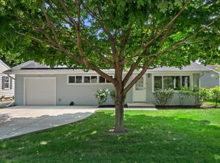 7020 N Seneca Ave, Glendale, WI 53217