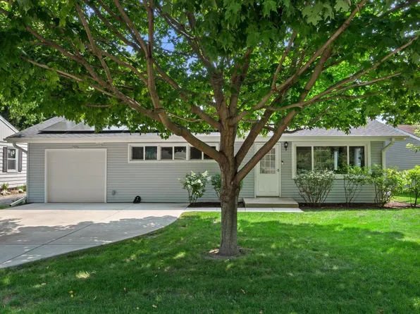 7020 North Seneca AVENUE, Glendale, WI 53217