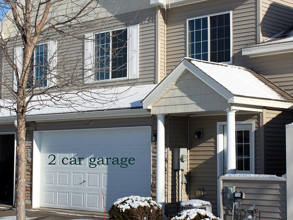 Middle unit, 2 car garage